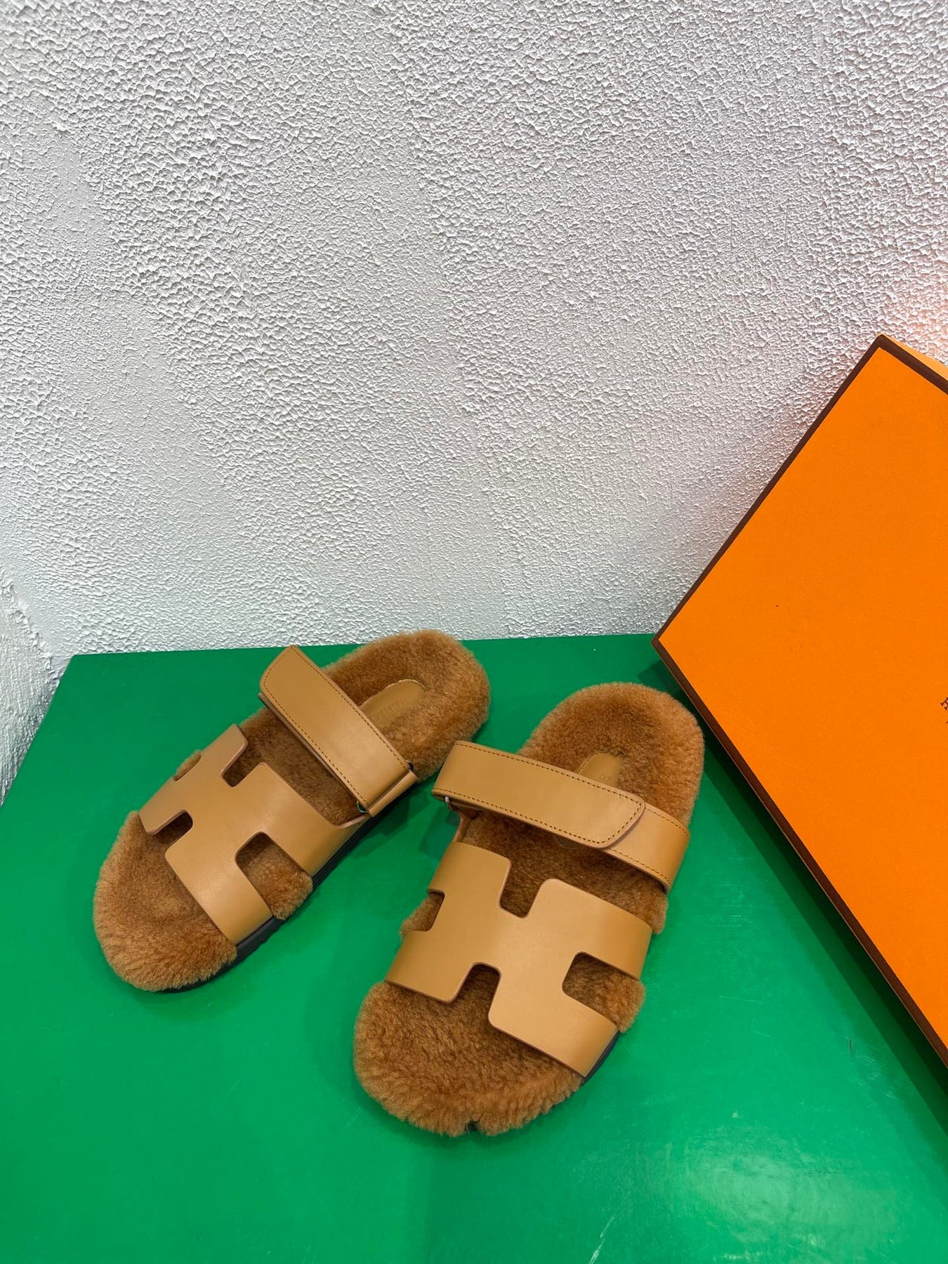 Chypre Sandal Gold shearling insole Gold goatskin lining