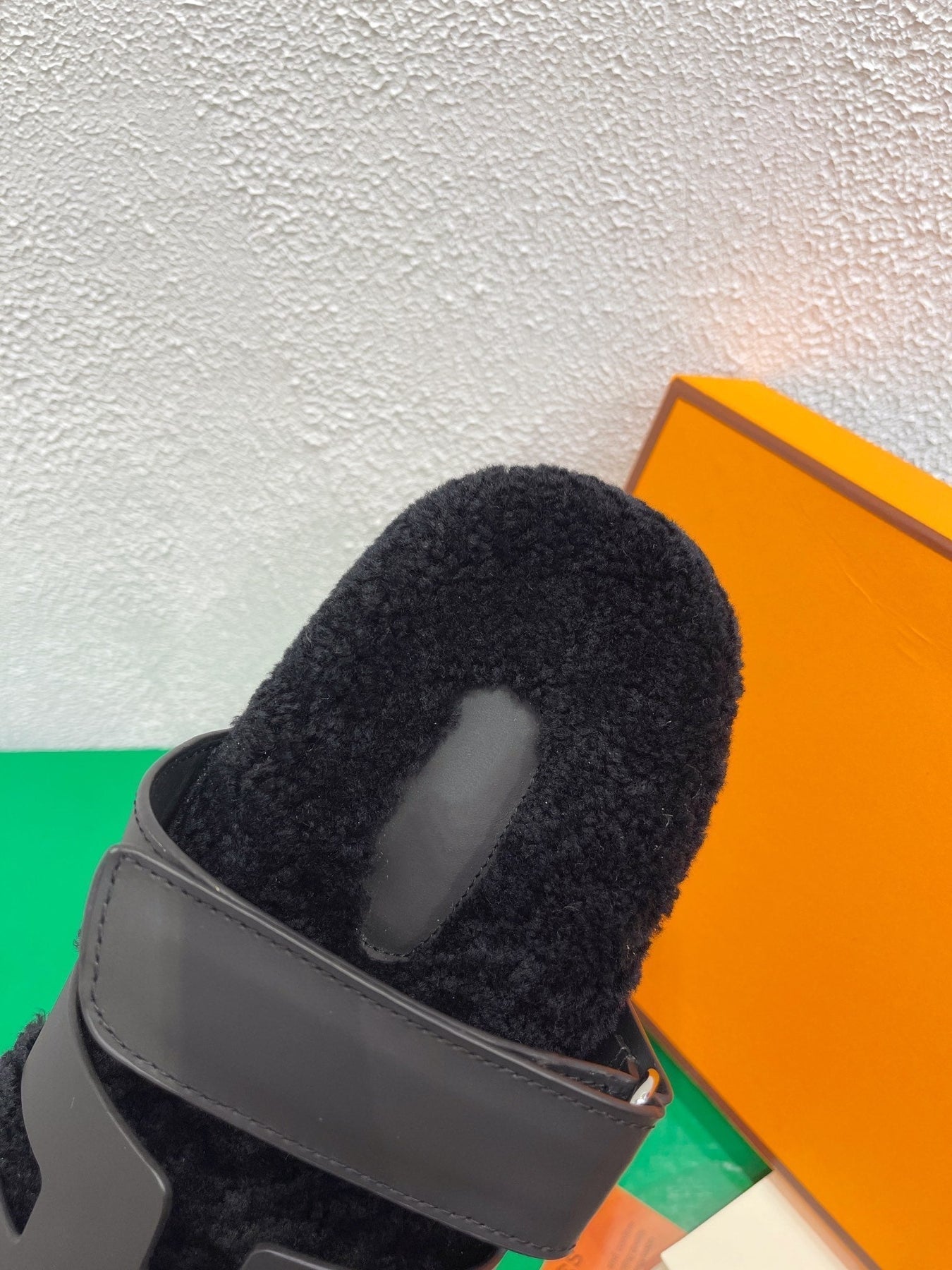 Chypre Sandal Black shearling insole Black goatskin lining